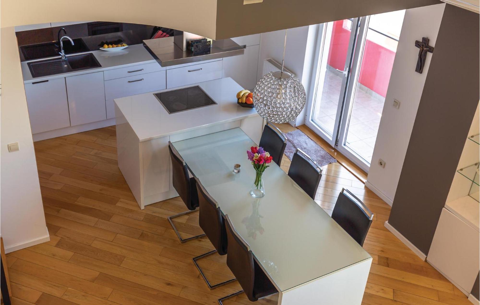 Lovely Apartment In Makarska With Kitchenette Exterior foto
